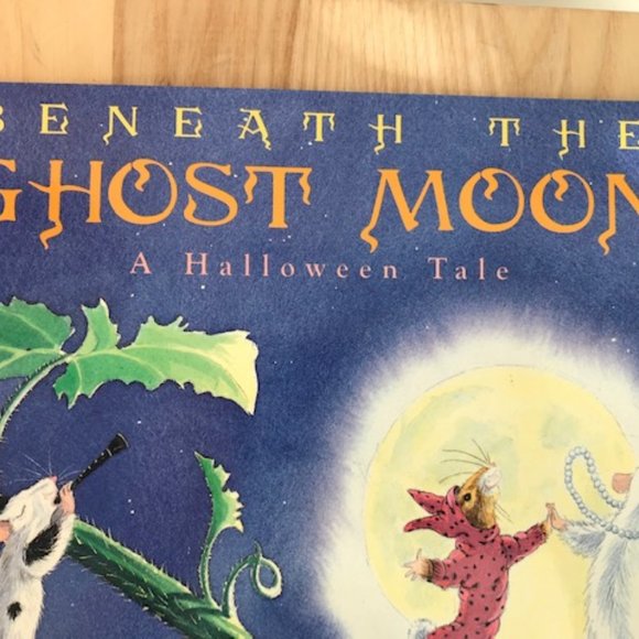 Beneath the Ghost Moon A Halloween Tale by Jane Yolen ~ kids book ~ NEW - Picture 2 of 10
